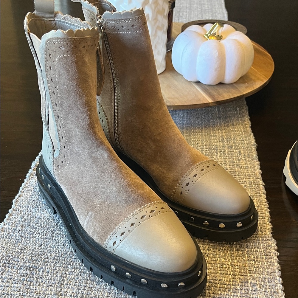 Free People Tate Chelsea boot color Oyster size 8